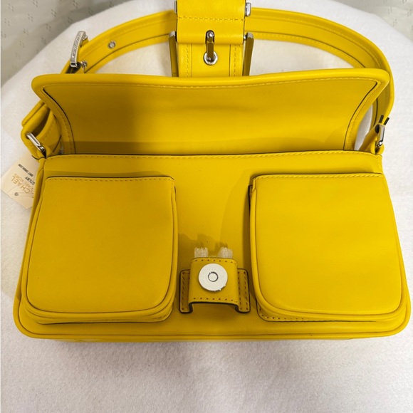 Michael Kors MICHAEL MICHAEL KORS
Colby Medium Leather Shoulder Bag - Picture 10 of 16